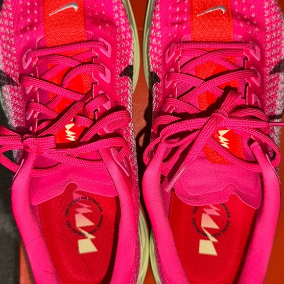 Nike Women's Bright Pink Athletic Shoes - Picture 5 of 8